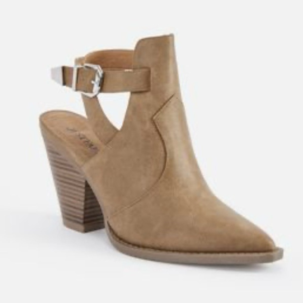NWOT JustFab Chunky Sling Back Ankle Booties
